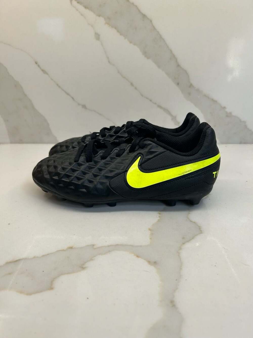 Nike Tiempo Legend 8 Club MG Soccer Cleats Black Yellow (Size: 1.5y)
